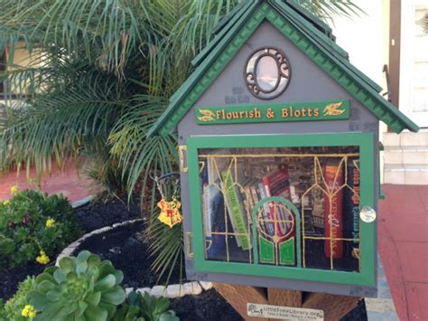 To promote literacy and the love of reading by building free 35 things to do with all those books. 10 Amazing Harry Potter-Themed Little Free Libraries - Little Free Library in 2020 | Little free ...