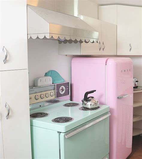 A good kitchen range hood should be powerful, quiet, and easy to operate. scalloped range hood. Shut. Up. oh and pink fridge | Pink ...