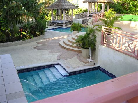 Pool more swimming pool ideas. Small Swimming Pools You May Have in a Narrowed Residence ...