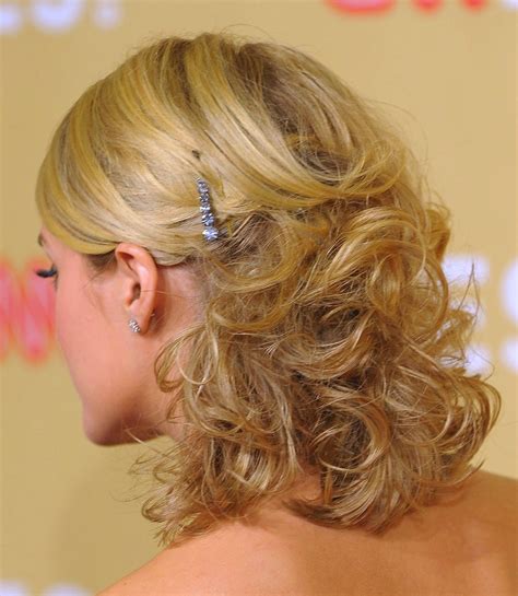 The key when it comes to its styling is for you to: Half up half down prom hairstyles for short hair | Hair ...