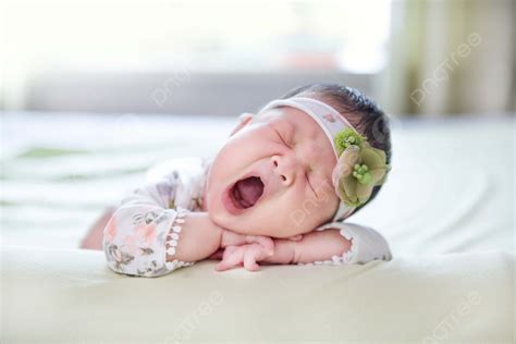 Background Foto Potret Bayi Yang Baru Lahir Dengan Tiga Bayi, Bayi