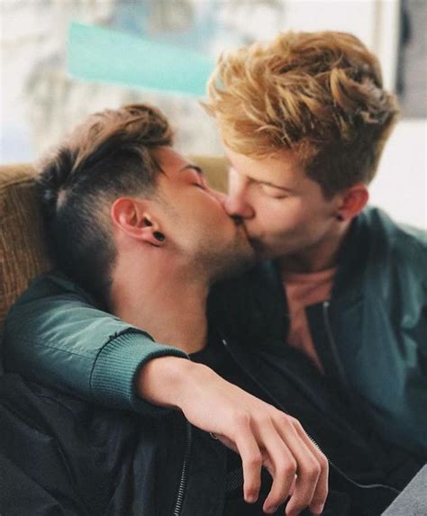Cute Gay Couples Couples In Love Gay Lindo Gay Romance Men Kissing