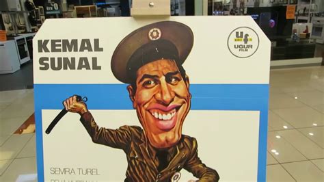 Ünlü sanatçılar kemal sunal ile ilgili neler söyledi? KEMAL SUNAL FİLM KIYAFETLERİ VE KİŞİSEL EŞYALARI - YouTube