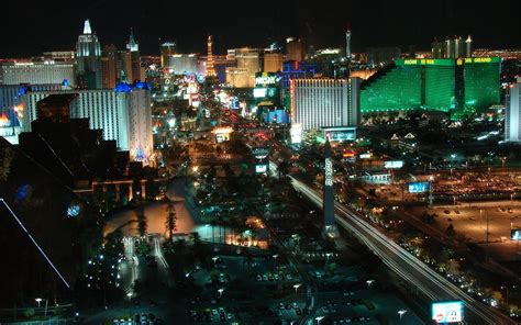 Las Vegas Nevada During Night Time Hd Wallpaper Wallpaper Flare