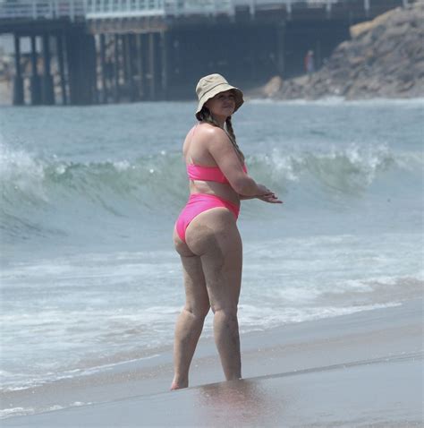 Iskra Lawrence Showed A Sexy Ass In A Pink Bikini 23 Photos The