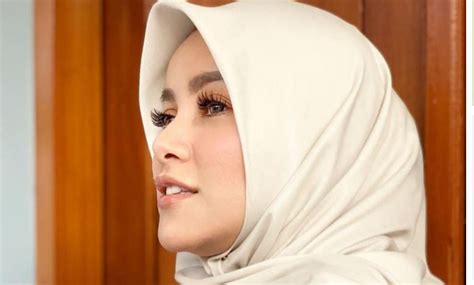 Olla Ramlan Berniat Pakai Hijab Sejak 5 Tahun Lalu Tangsel Media Portal Informasi Seputar