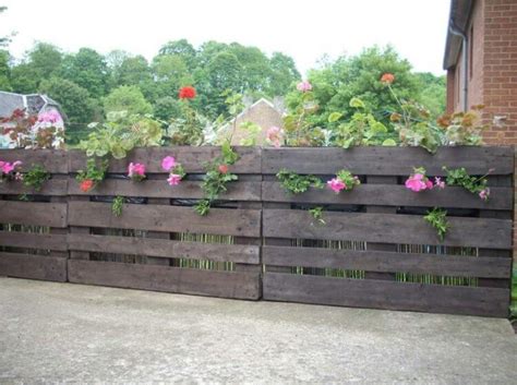 22 Wonderful Pallet Fence Ideas For Backyard Garden