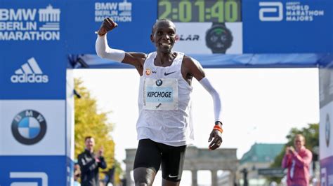 Eliud Kipchoge Sets New World Record In Berlin Marathon Win Los