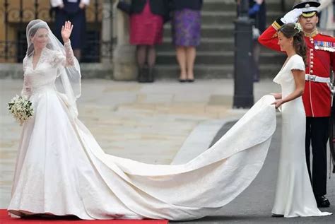 Kate Middleton S Second Wedding Dress That Was Very Different To Iconic Lace One The World