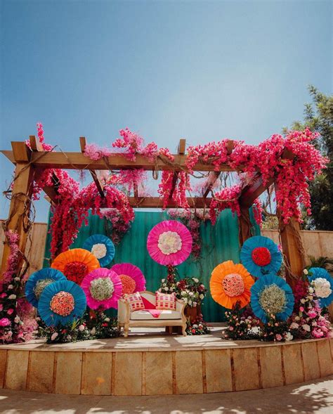10 Simple Stage Decoration Ideas That Fit Into The Budget Right