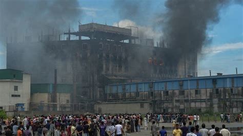 52 Dead In Bangladesh Factory Fire As Workers Locked Inside Mpr News
