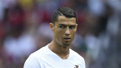 Cristiano Ronaldo Goatee Football World Reacts To Portugals Superstar