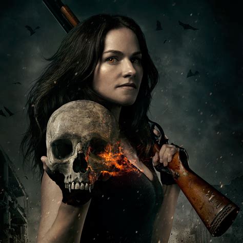 La serie se centra en vanessa van helsing (kelly overton), la última descendiente de la dinastía del legendario cazador de vampiros abraham van helsing. Syfy lanza vídeo del "making of" de Van Helsing - Series ...