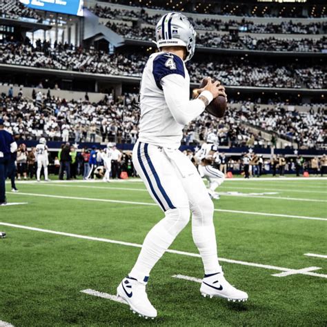 What Pros Wear Dak Prescotts Jordan 1 Whitenavy Cleats What Pros