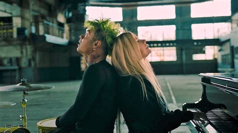 Mod Sunがavril Lavigneを迎えた新曲「flames」のミュージック・ビデオを公開 洋楽まっぷ