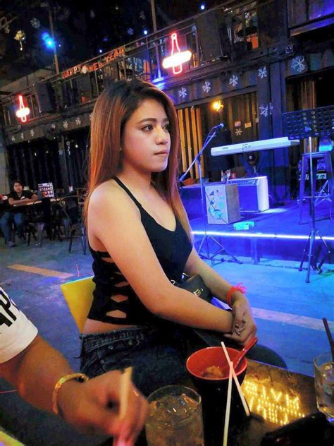 Sexy Salon Lady Posts Her Distress Over Phnom Penh Night Time Bag