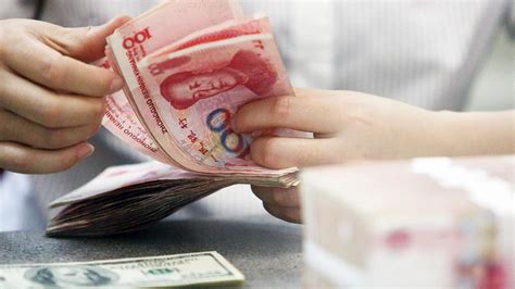 Историјска низбрдица: Удео долара у трговини између Кине и Русије први ...