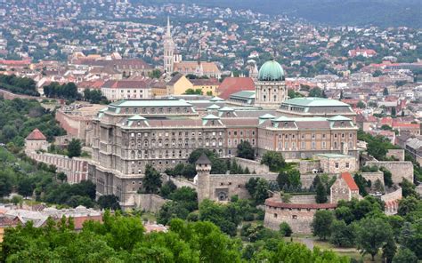 Buda castle is one of budapest's most famous landmarks, along with the chain bridge. REJS: Photos: Vienna, Bratislava & Budapest, June 2011 ...