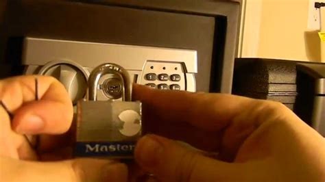 How To Pick Any Lock Or Safe With One Bobby Pin Youtube