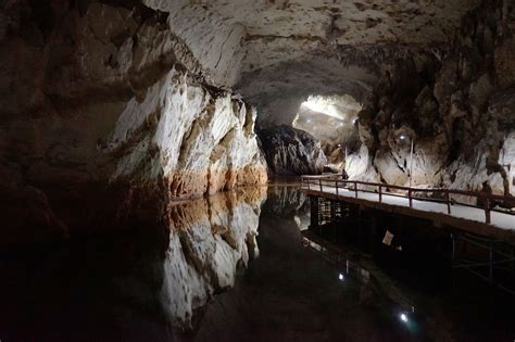 Akiyoshi Cave In Japan Japan Cave Road