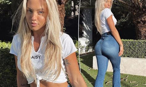Tammy Hembrow Shows Off The Very Pert Derri Re That Made Her Famous