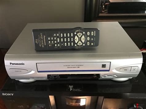 2004 Panasonic PV V4524S K Fast Auto Rewinding VCR VHS Player Photo