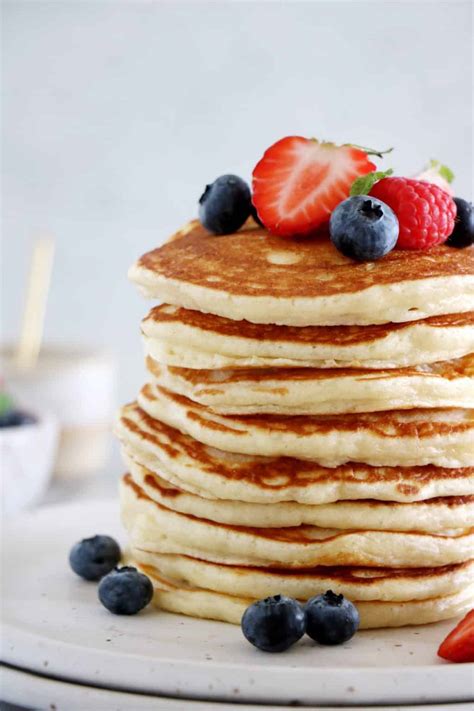 Easy Fluffy American Pancakes Dels Cooking Twist
