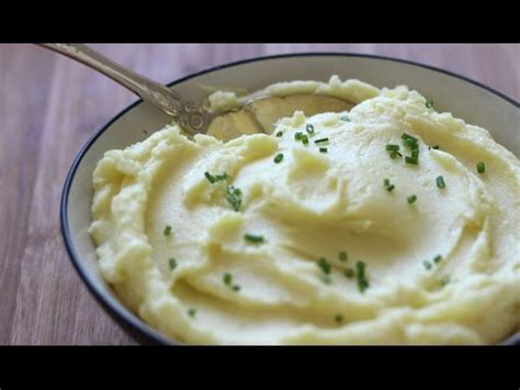 Bila cuba buat sendiri aaah laa memang jatuh cinta dengan mashed potato sendiri je lahhh.ahakss…ok jom kita tengok resepi mudah ni. Sajian Resepi Mash Potato Sedap - Kuliner Melayu