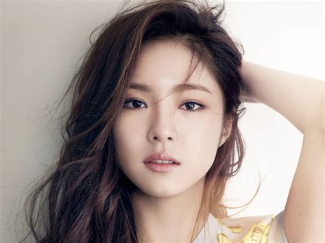 Beautiful Korean Actress Hd Wallpaper Photos