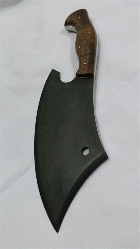 Son muchas plantillas para hacer cuchillos que tenia en mi pc 260 mb algunas pueden estar repetidas perdonen si es asi pero son muchas. knife making #Knifemaking en 2020 (con imágenes ...