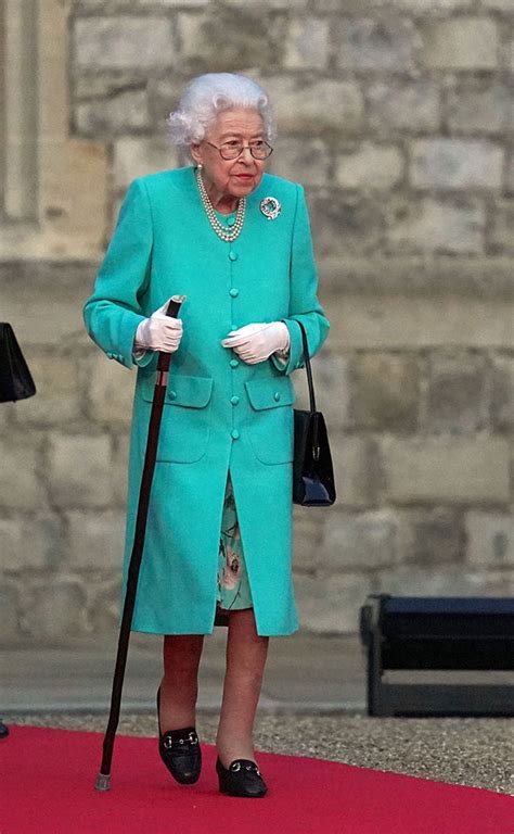 Ratu Elizabeth Membuat Riasan Rambut Lebih Pendek Foto Kehidupan