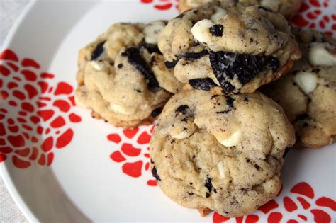 Combine flour, baking soda, and salt in a small bowl and set aside. Oreo White Chocolate Pudding Cookies