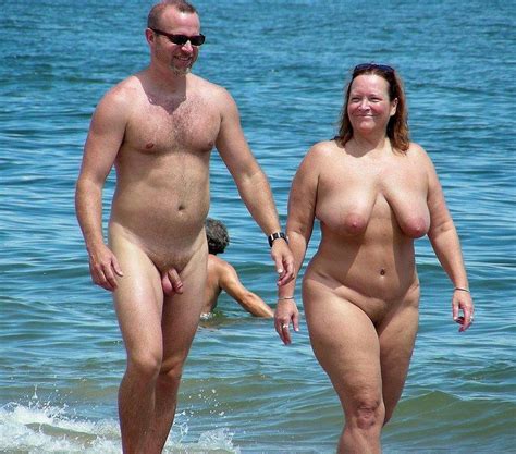 Fotos de playa de parejas desnudas Hermosas fotos eróticas y porno