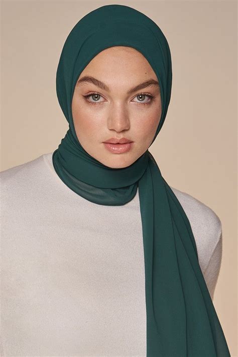 everyday chiffon hijab hunter green scarf photography fabric photography yule hijab style