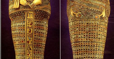 the smile that lasted 3 000 years king tut s mummy goes on display for first time display