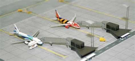Herpa Airport Accessories Apron Boarding Station 1500 Scale Acapsule