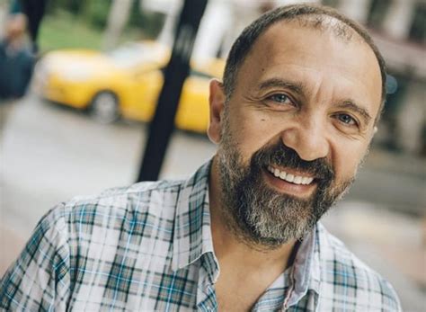 Ailesi ve eğitimi malatyalı olan ve bu şehirde i̇lkokul öğretmeni bir baba ile. Payitaht Abdulhamid Ziya Sami Gerçekte Kimdir? Nasıl Bir ...