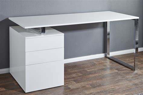 Für jeden arbeitsplatz empfiehlt sich nicht nur der passende stuhl, sondern vor allem der richtige schreibtisch. Schreibtisch Compact weiss/ 18613 -3022