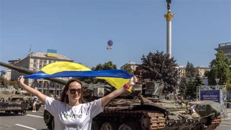 Ucrania Celebran el Día de la Independencia a seis meses de la