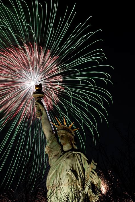 Pin By Diane Donati On Fireworks Fireworks Statue Landmarks