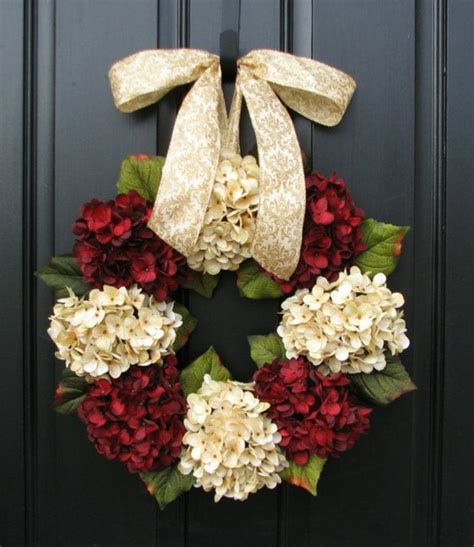 Compte tenu de la matière choisie dans ce tutoriel, nous vous conseillons tout de même de l'accrocher à l'intérieur, les. On vous présente lа couronne de Noël dans 43 photos!