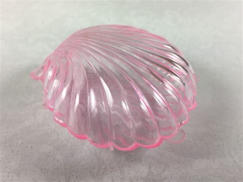 12 Medium Clear Pink Plastic Seashell Clam Shell Favor Candy