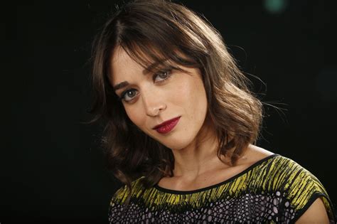 Emmys 2014 Lizzy Caplan On Snubs Tvs Flood Of Great Female Roles