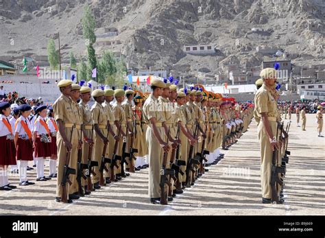 Indian Soldiers From The Base Camp Kashmir Conflict At A Parade On