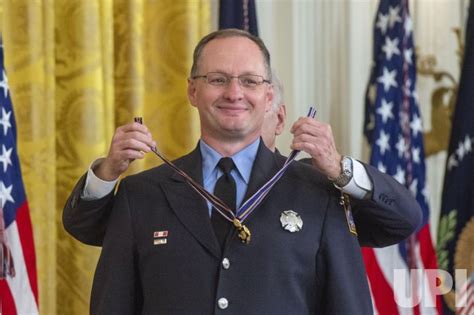 Photo President Biden Awards Public Safety Officer Medal Of Valor At