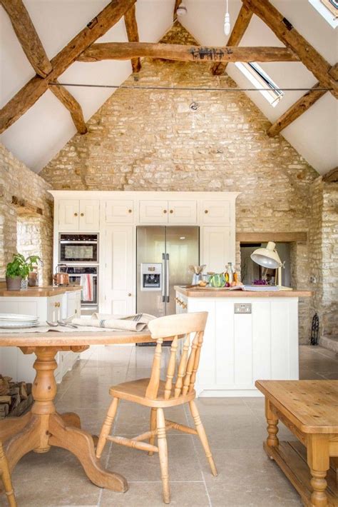 A Traditional Country Kitchen Country Kitchen Barn Kitchen Home