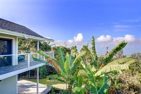 New! Kailua-kona House W/ Balcony & Ocean Views! in Kalaoa w/ 3 BR
