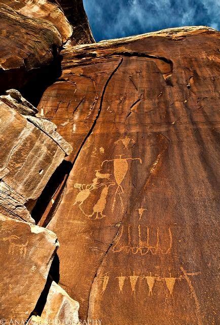 Look Up In Shay Canyon Canyonlands National Park Utah Petroglyphs