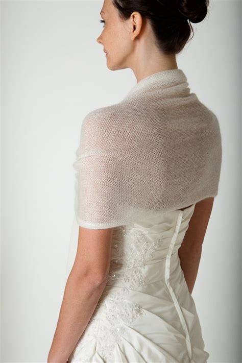 Brautkleid rosa brautkleid spitze hochzeitskleid blumen hochzeitskleid spitze hochzeit henna hochzeitskleider schlicht zweiteiliges hochzeitskleid stola federn seide brautkleid damenmode. Pin on Hochzeit