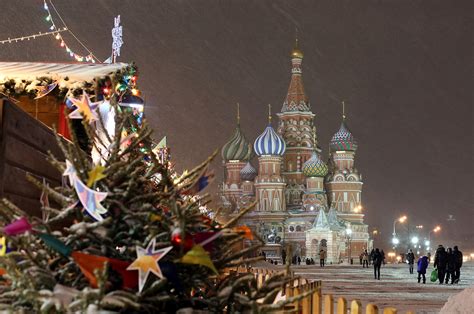 Moscow Is Ready For 2017 Holiday Mood In Photos And Russian Songs